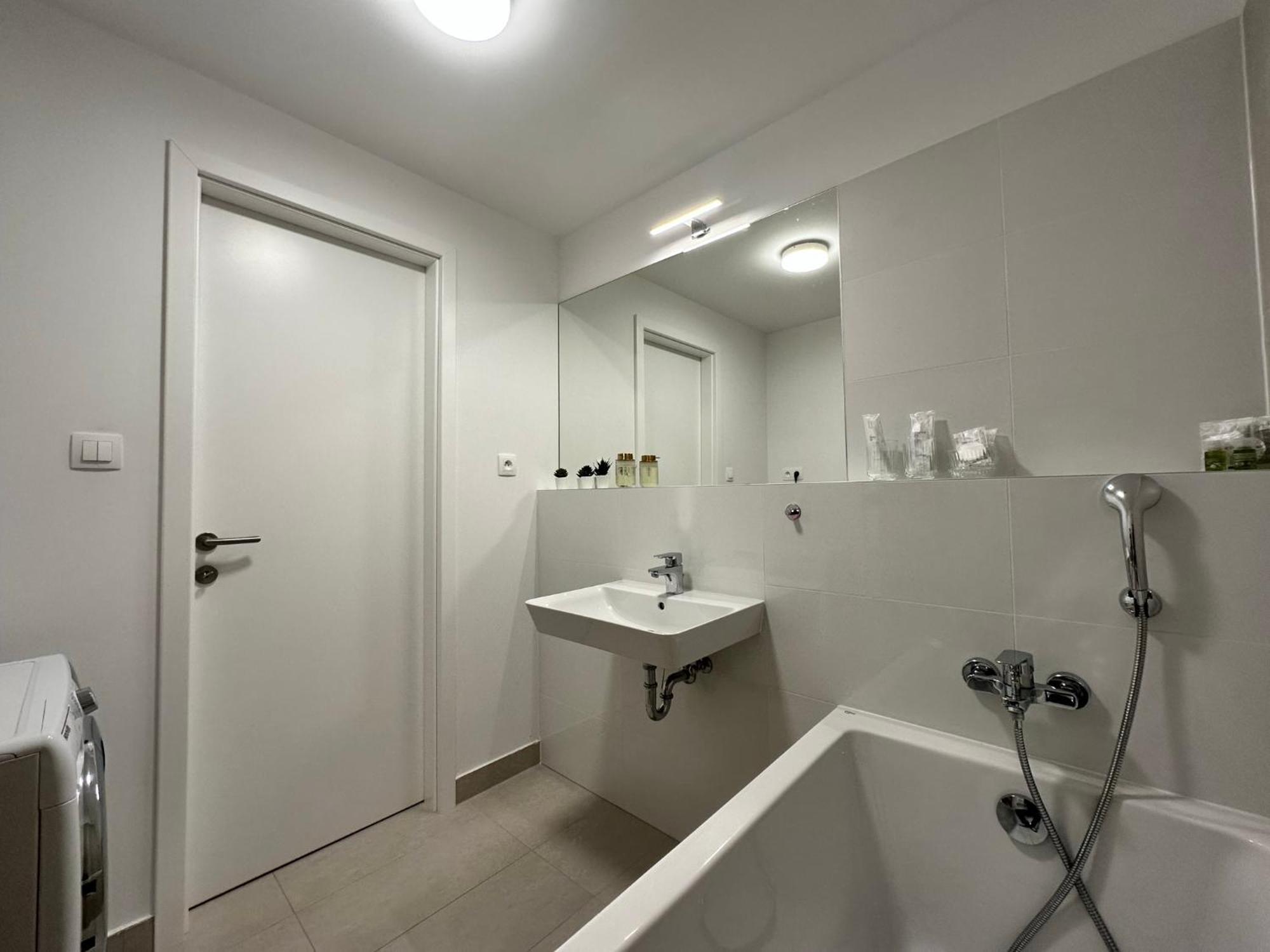 Vyhlad Na Mesto, 24. Poschodie, Free Parking Bratislava Luaran gambar